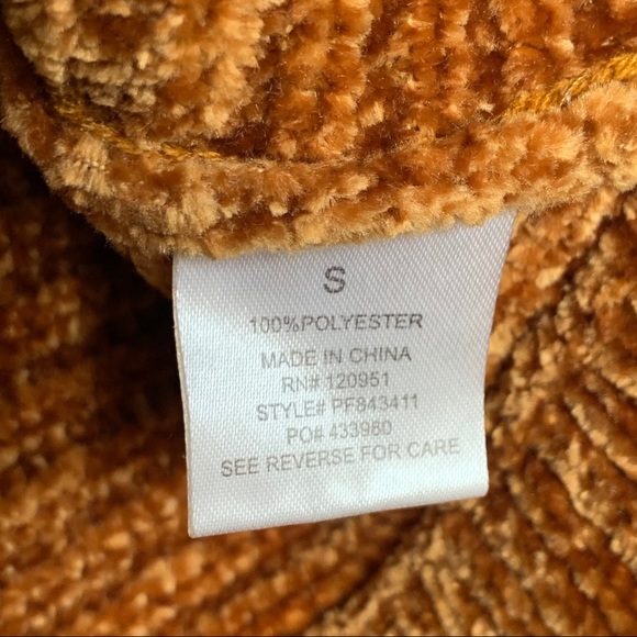 PINK ROSE - deep golden yellow sweater Sz S - Picture 5 of 6